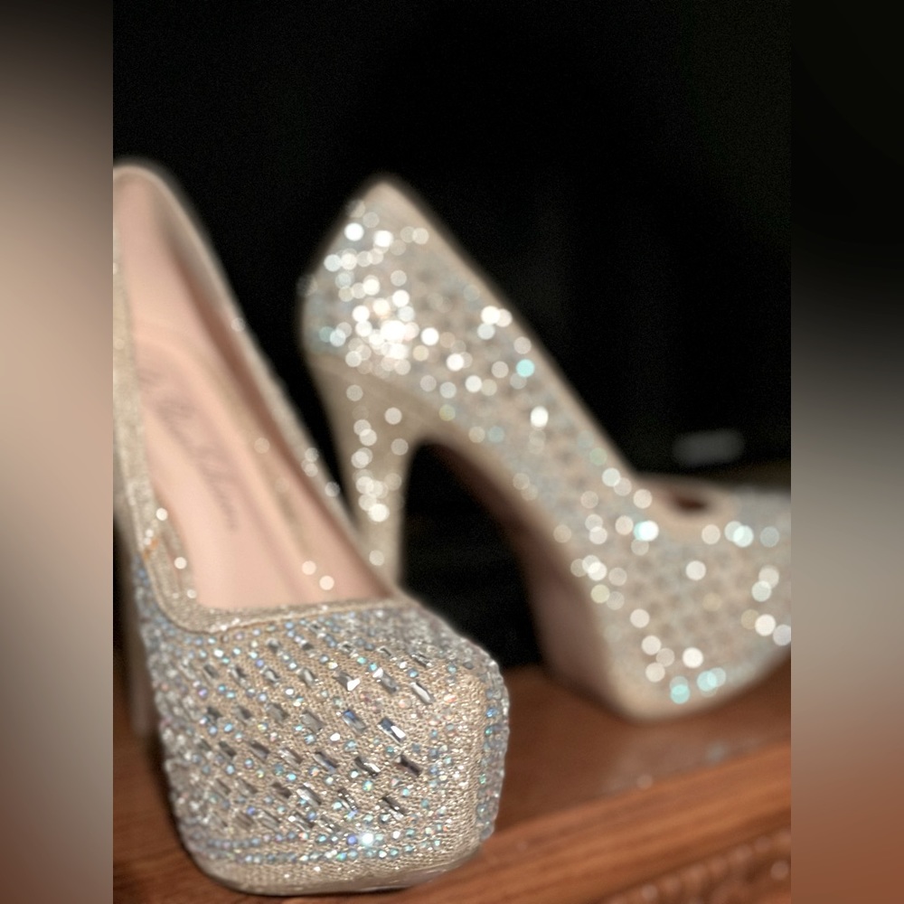 De Blossom Collection Bling 5 inch platform heels.